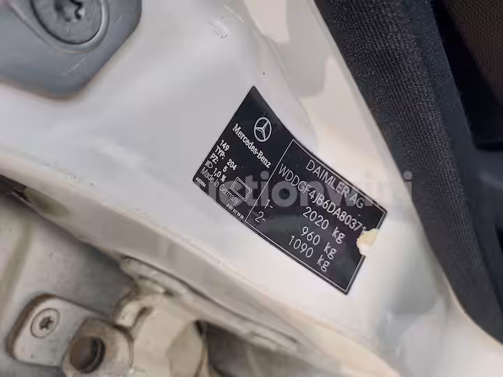Mercedes Benz C Class 2013 — 27