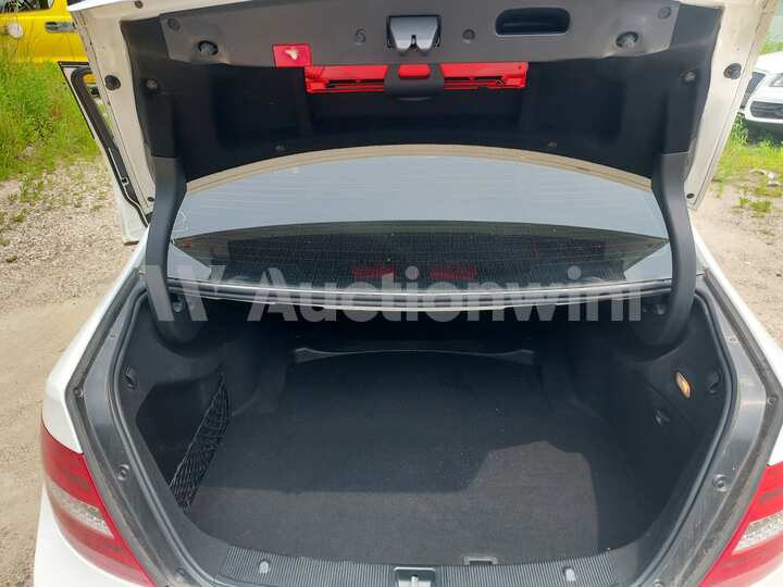Mercedes Benz C Class 2013 — 32