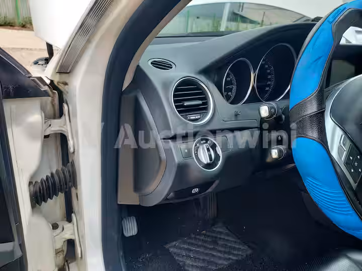 Mercedes Benz C Class 2013 — 40