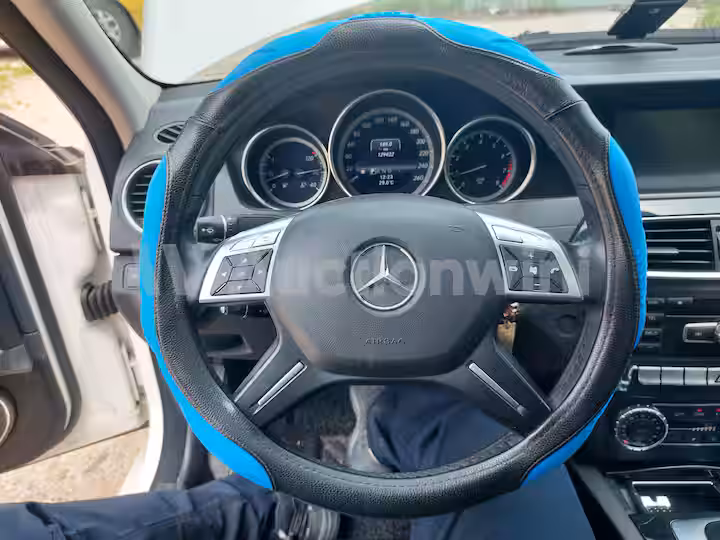 Mercedes Benz C Class 2013 — 41
