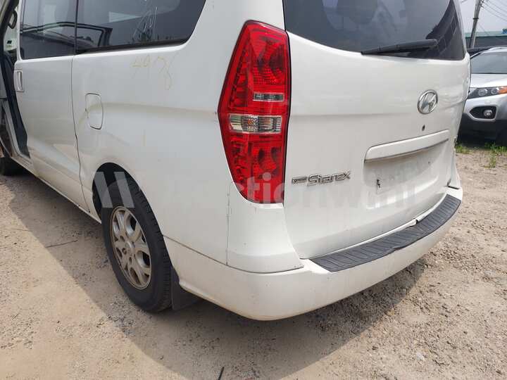 Hyundai Starex 2011 — 13