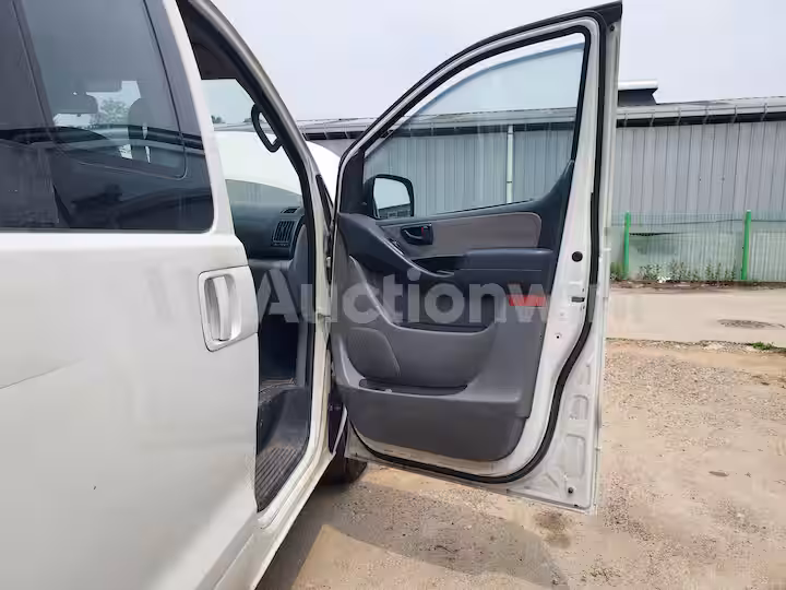 Hyundai Starex 2011 — 28