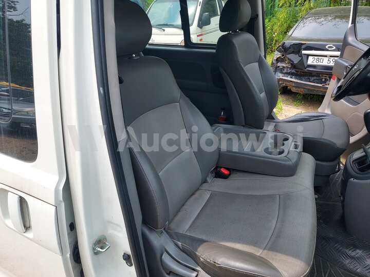 Hyundai Starex 2011 — 30