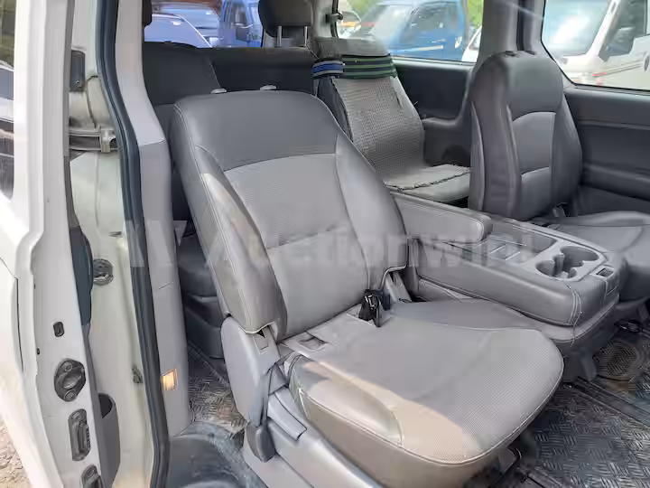 Hyundai Starex 2011 — 32