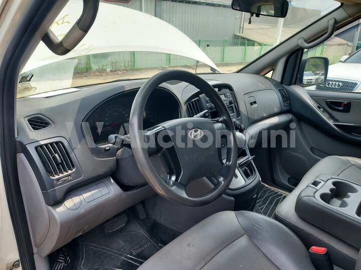 Hyundai Starex 2011 — 43