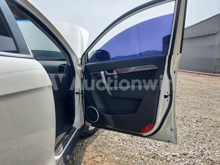 Chevrolet Captiva 2012 — 28