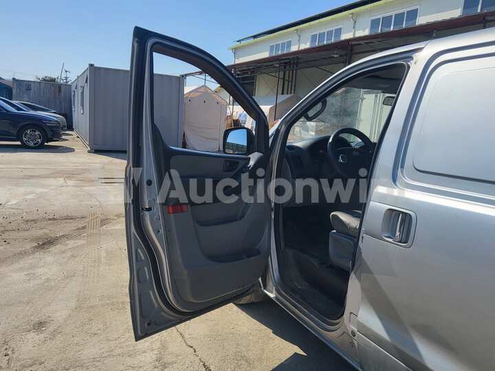 Hyundai Starex 2013 — 42