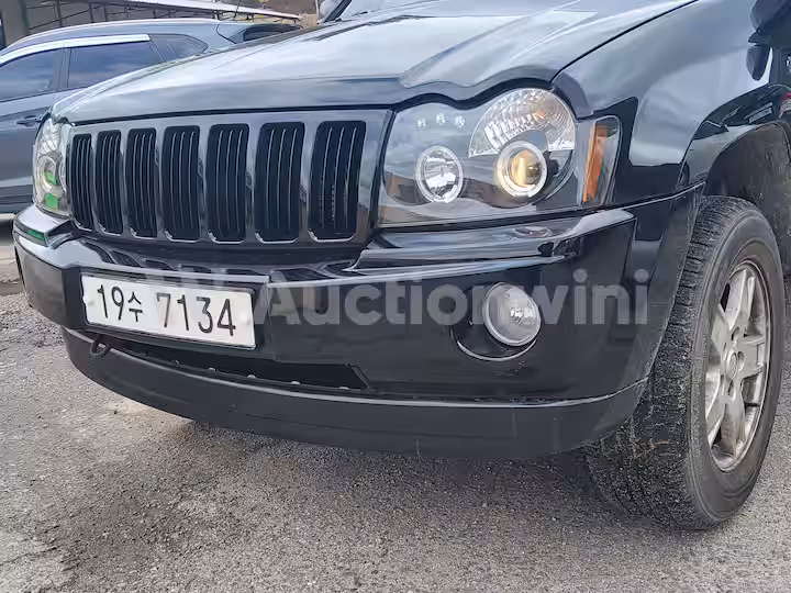 Jeep Cherokee 2005 — 11
