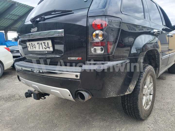 Jeep Cherokee 2005 — 17