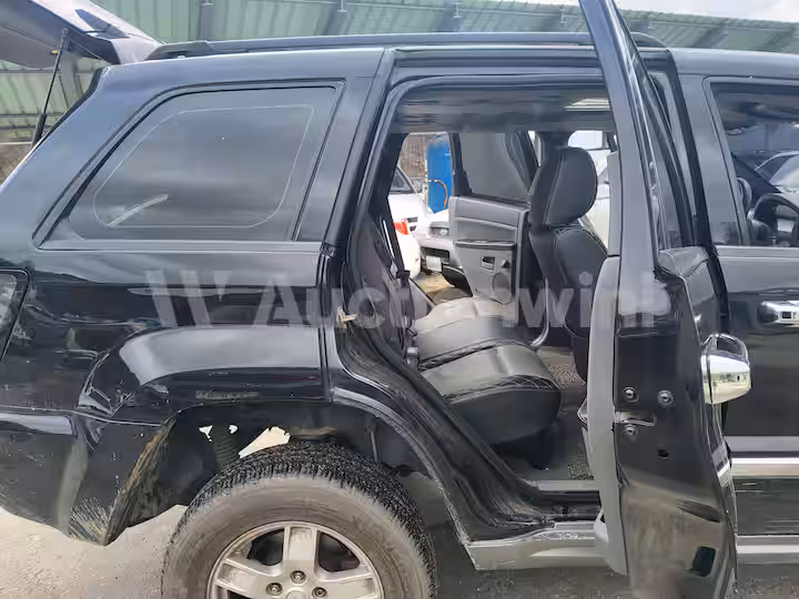 Jeep Cherokee 2005 — 59