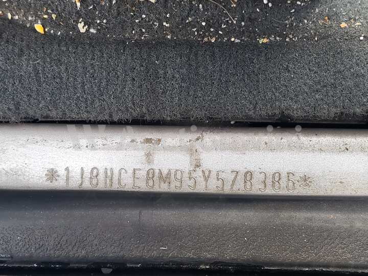 Jeep Cherokee 2005 — 68