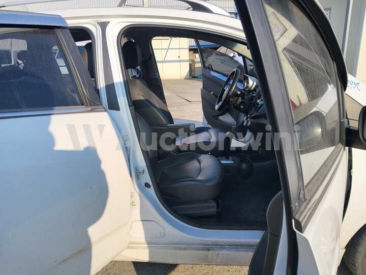 Chevrolet Spark 2014 — 60