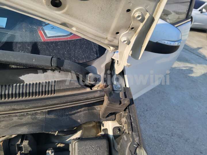 Chevrolet Spark 2014 — 62