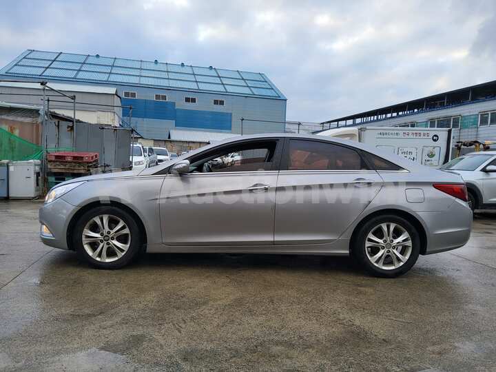 Hyundai Sonata 2010 — 2