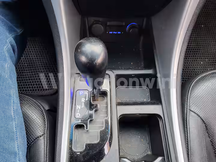 Hyundai Sonata 2010 — 41