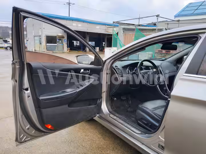Hyundai Sonata 2010 — 45