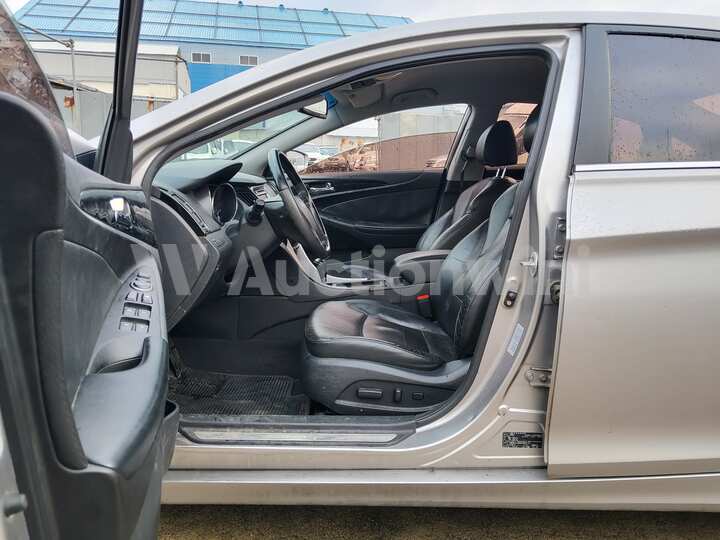 Hyundai Sonata 2010 — 46