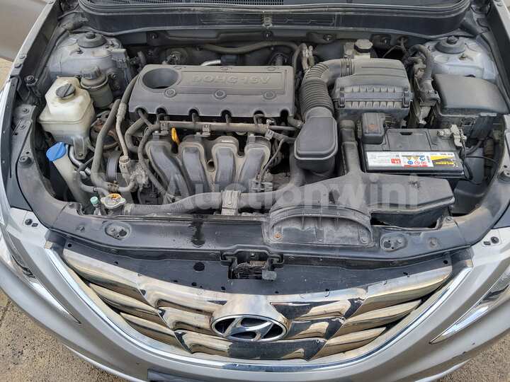Hyundai Sonata 2010 — 62