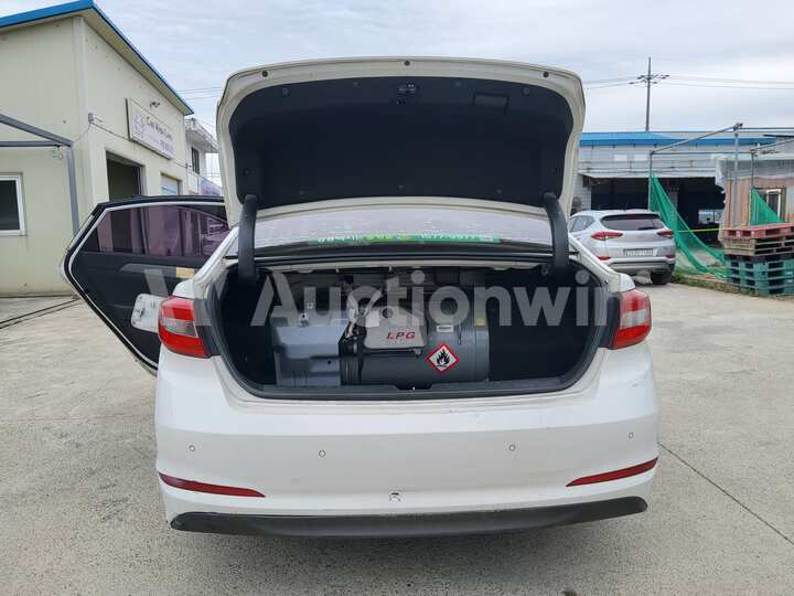 Hyundai Sonata 2018 — 50