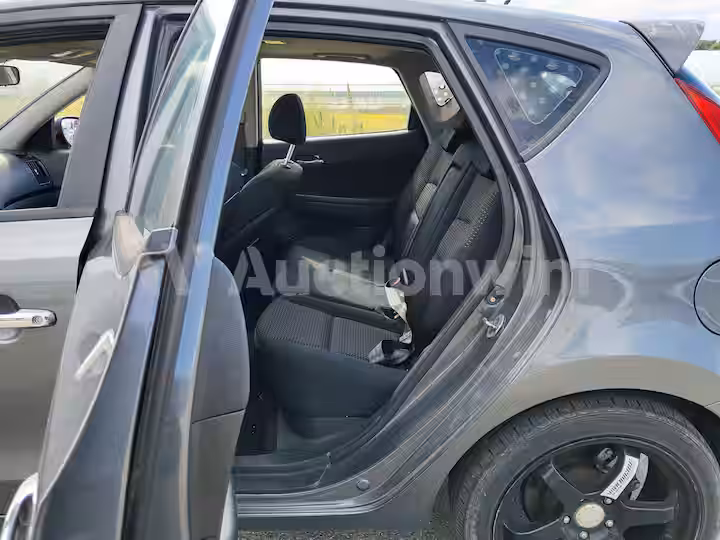 Hyundai i30 2008 — 46
