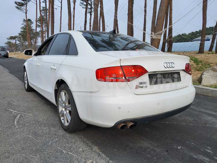 Audi A4 2010 — 4