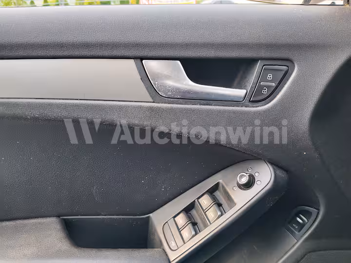 Audi A4 2010 — 34