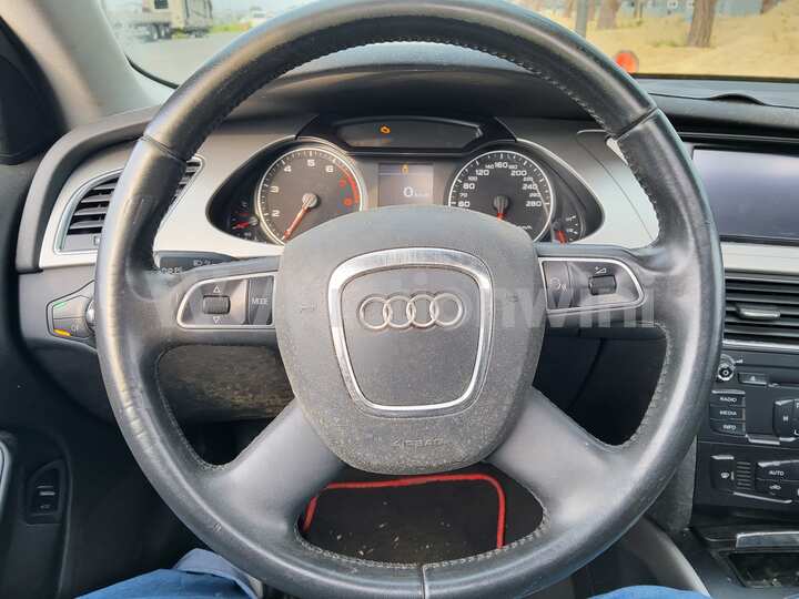 Audi A4 2010 — 38