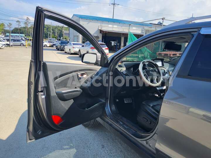 Hyundai Tucson 2011 — 50
