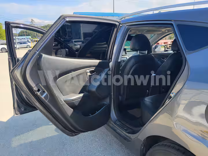 Hyundai Tucson 2011 — 53