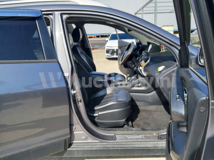 Hyundai Tucson 2011 — 64