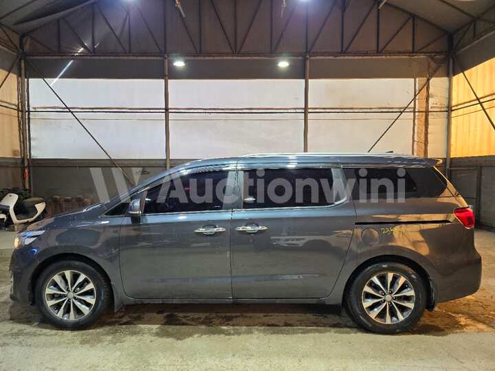 Kia Carnival 2017 — 2