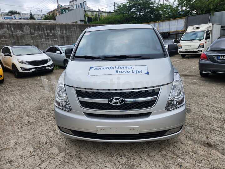 Hyundai Starex 2009 — 2