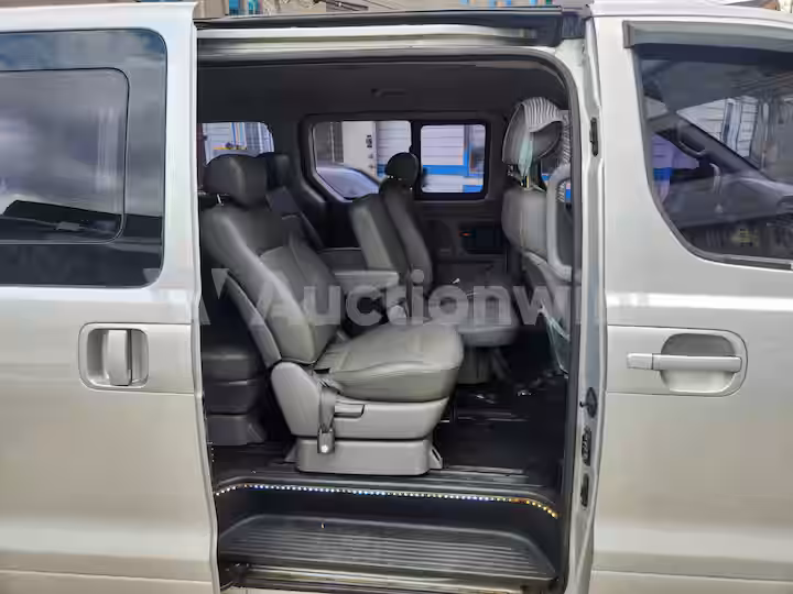 Hyundai Starex 2009 — 19
