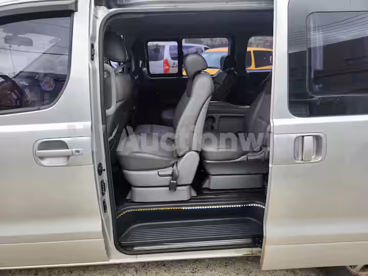 Hyundai Starex 2009 — 27