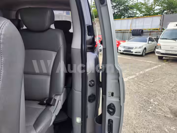 Hyundai Starex 2009 — 29
