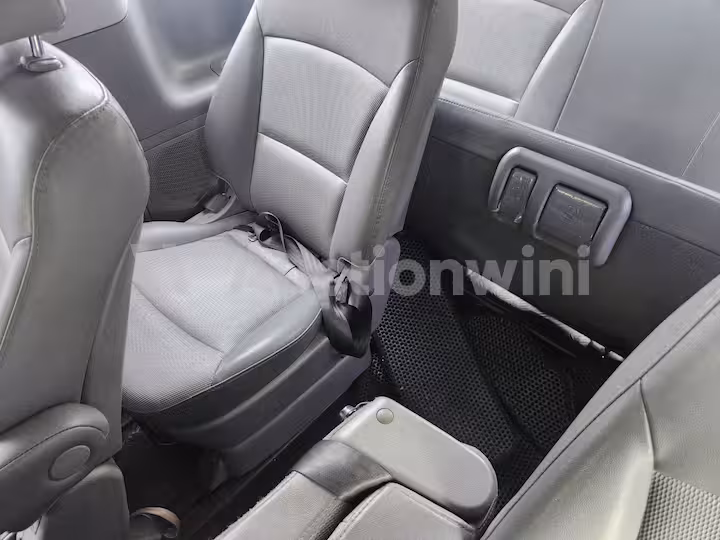 Hyundai Starex 2009 — 32