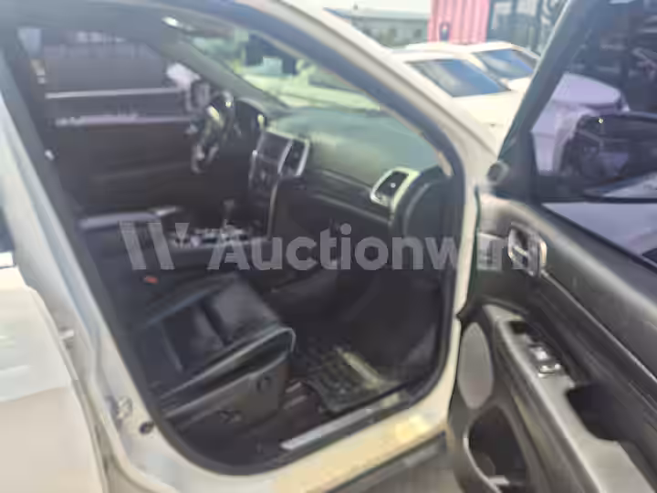 Jeep Cherokee 2012 — 11