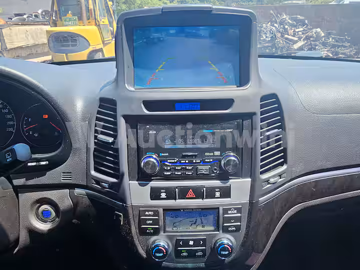 Hyundai SantaFe 2012 — 17