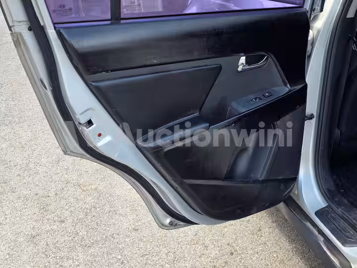 Kia Sportage 2012 — 33