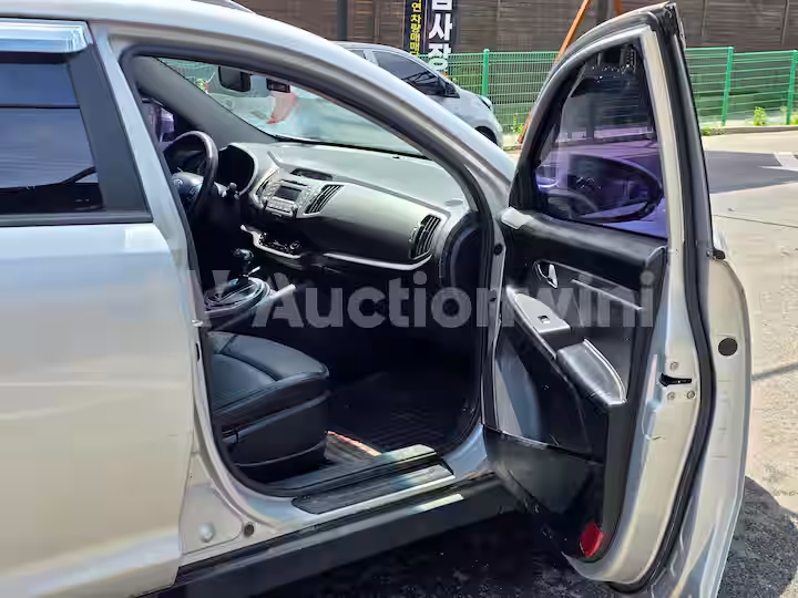 Kia Sportage 2012 — 43