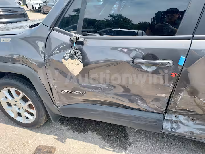 Jeep Renegade 2021 — 14