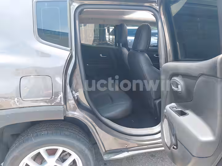 Jeep Renegade 2021 — 36