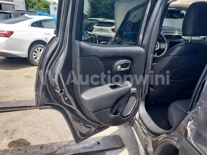 Jeep Renegade 2021 — 38