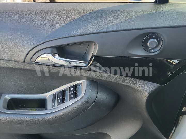 Chevrolet Orlando 2012 — 34