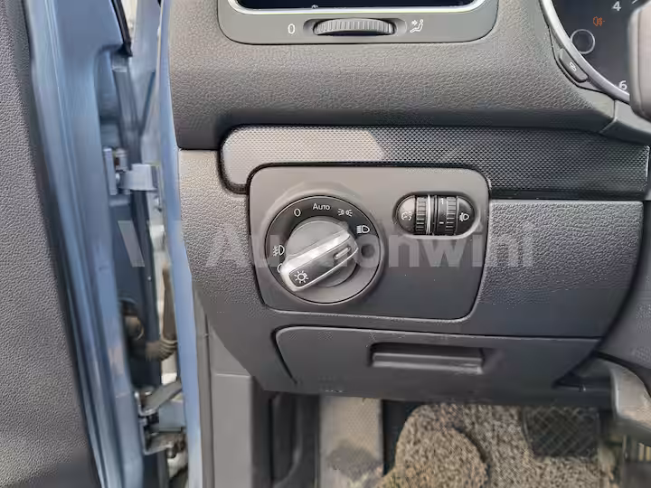 Volkswagen Golf 2012 — 36