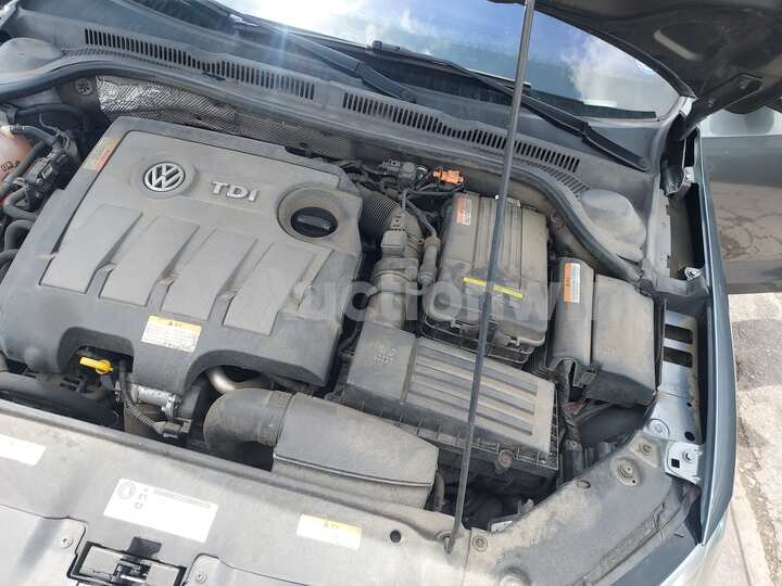 Volkswagen Jetta 2014 — 23
