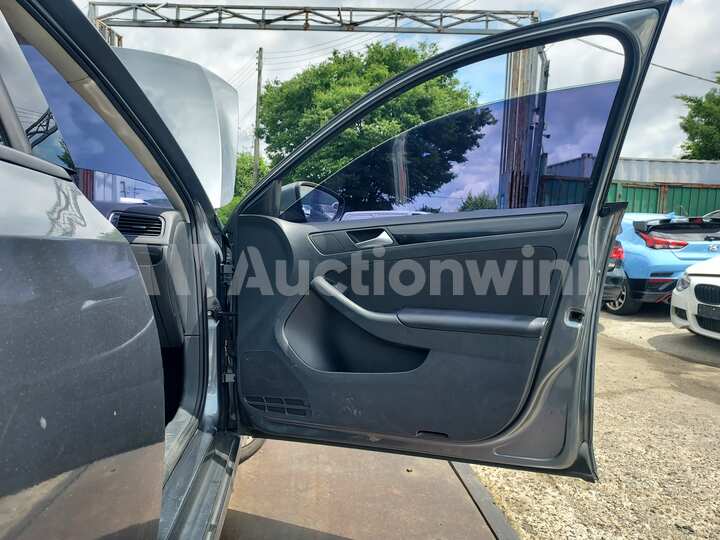Volkswagen Jetta 2014 — 25