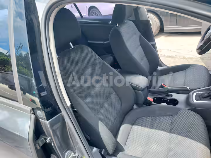 Volkswagen Jetta 2014 — 27