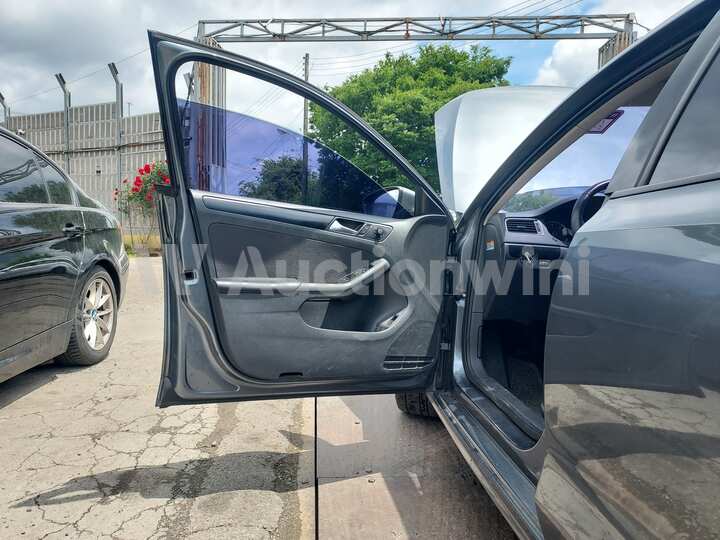 Volkswagen Jetta 2014 — 34