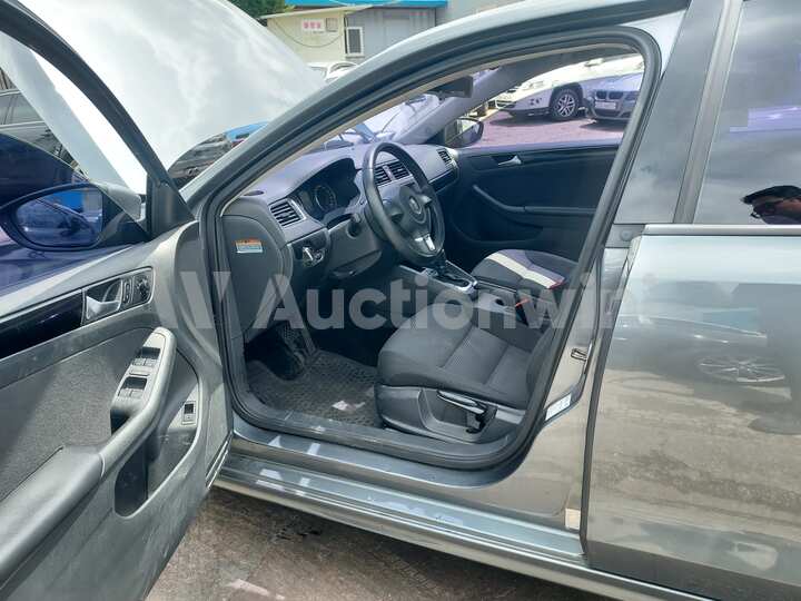 Volkswagen Jetta 2014 — 35